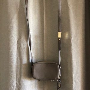 G.I.L.I Cross Body Bag